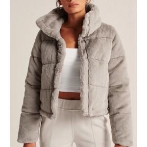 The Abercrombi & Fitch Mini Puffer Jacket Beige Faux Fur Cropped Soft Large